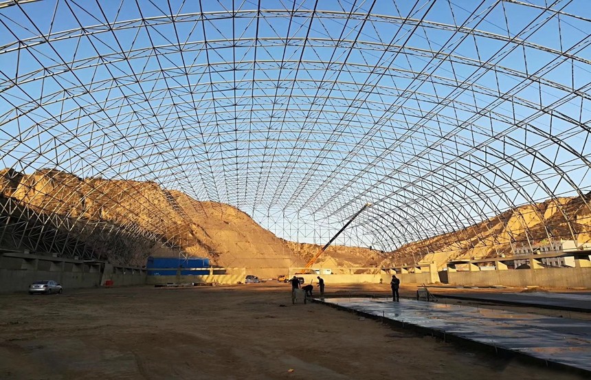 60米跨煤棚施工 鋼網(wǎng)架施工案例 60米跨煤棚施工 鋼網(wǎng)架施工案例