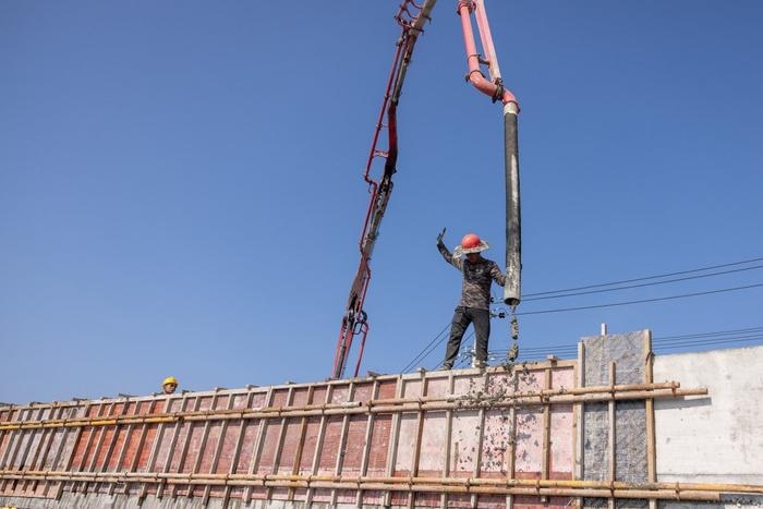 加固施工員行業(yè)前景分析，加固施工員行業(yè)前景，機(jī)遇與挑戰(zhàn)并存下的發(fā)展展望