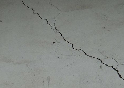 保修期外墻體開裂處理，保修期外墻體開裂處理，責(zé)任界定、原因分析與解決策略 行業(yè)新聞 第3張