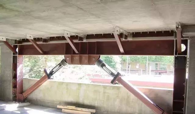 防屈曲支撐在地震中的表現(xiàn)，防屈曲支撐，地震中的抗震硬核表現(xiàn)