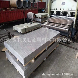 白鋼板加工服務(wù)的客戶評價(jià)，鋼板加工服務(wù)客戶評價(jià)，品質(zhì)卓越，服務(wù)至上