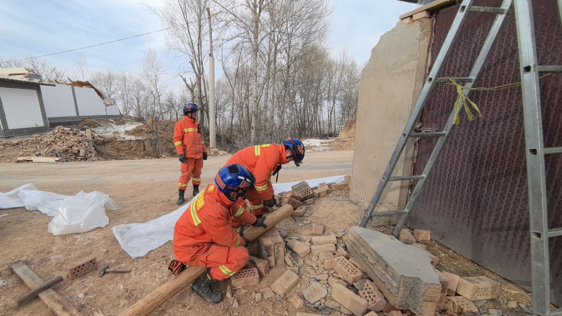 高海拔地區(qū)加固工程成本增加，高海拔加固工程，成本攀升之困
