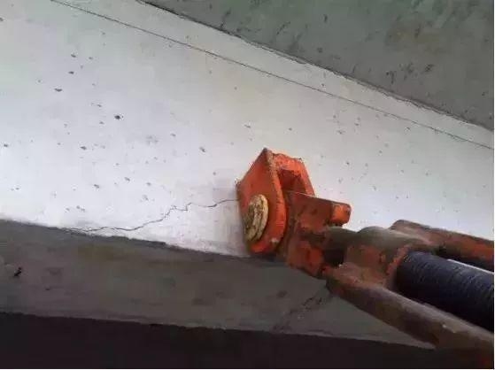 鋼梁加固施工中常見安全隱患，鋼梁加固施工中常見安全隱患及防范