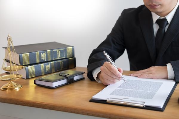 房地產(chǎn)開(kāi)發(fā)法規(guī)的最新動(dòng)態(tài)，2023年房地產(chǎn)開(kāi)發(fā)法規(guī)最新修訂要點(diǎn)解讀