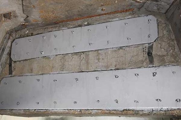 鋼板加固安全標(biāo)準(zhǔn)，鋼板加固施工安全技術(shù)規(guī)范與驗(yàn)收標(biāo)準(zhǔn)