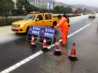 緊急加固中的交通管制如何影響費用？管制緊急加固對費用