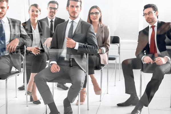 金融行業(yè)薪酬結(jié)構(gòu)分析，行業(yè)薪酬結(jié)構(gòu)分析，趨勢(shì)、影響因素與 行業(yè)新聞 第2張