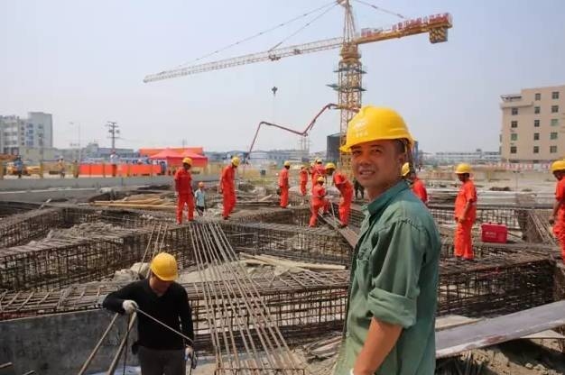 老舊建筑加固分期實施方案，幾種不同風格的標題供你參考，，正式嚴謹風，老舊建筑加固工程分期實施詳細方案，突出重點風，聚焦老舊建筑，加固分期實施方案全解析，實用導向風，超實用！老舊建筑