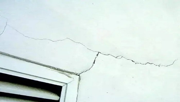 裂縫發(fā)展對(duì)結(jié)構(gòu)安全影響，幾種不同風(fēng)格的標(biāo)題供你參考，你可以根據(jù)具體使用場(chǎng)景進(jìn)行選擇，，學(xué)術(shù)嚴(yán)謹(jǐn)風(fēng)，裂縫發(fā)展態(tài)勢(shì)及其對(duì)結(jié)構(gòu)安全的影響探究，突出警示風(fēng)，警惕！裂縫發(fā)展正悄然威脅結(jié)構(gòu)安全，簡(jiǎn)潔直白風(fēng)，裂縫發(fā)展與 行業(yè)新聞 第1張