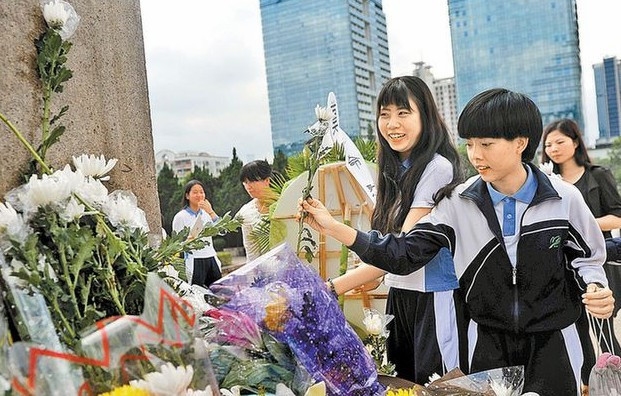 結(jié)構(gòu)設(shè)計師自主創(chuàng)業(yè)成功案例，幾種不同風(fēng)格的標(biāo)題供你參考，，結(jié)構(gòu)設(shè)計師逐夢商海，自主創(chuàng)業(yè)的成功典范，破繭成蝶！結(jié)構(gòu)設(shè)計師自主創(chuàng)業(yè)逆襲之路，從設(shè)計圖紙到商業(yè)版圖，