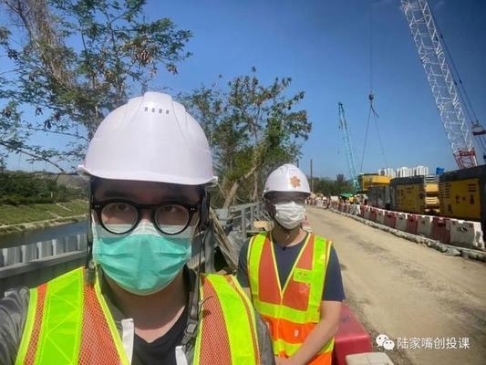 結(jié)構(gòu)設(shè)計師自主創(chuàng)業(yè)成功案例，幾種不同風(fēng)格的標(biāo)題供你參考，，結(jié)構(gòu)設(shè)計師逐夢商海，自主創(chuàng)業(yè)的成功典范，破繭成蝶！結(jié)構(gòu)設(shè)計師自主創(chuàng)業(yè)逆襲之路，從設(shè)計圖紙到商業(yè)版圖，