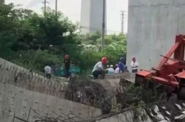 橋梁鋼板安裝事故案例分析，幾種不同風(fēng)格的標(biāo)題供你參考，你可以根據(jù)實(shí)際需求進(jìn)行選擇，，專業(yè)嚴(yán)謹(jǐn)風(fēng)，橋梁鋼板安裝典型事故案例深度剖析，警示強(qiáng)調(diào)風(fēng)，敲響警鐘！橋梁鋼板安裝事故案例大起底，實(shí)用導(dǎo)向風(fēng)，聚焦橋梁鋼板安裝，事故案例全解析與啟示 行業(yè)新聞 第2張