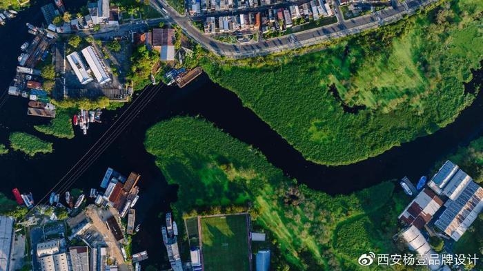 民宿設計作品簡介，幾種不同風格的標題供你參考，你可以根據(jù)民宿的具體特色和目標受眾進行選擇，，邂逅詩意棲居，[民宿名稱]設計佳作全覽，解鎖獨特美學，[民宿名稱]驚艷設計作品集錦，沉浸于美宿之韻——[民宿名稱]匠心設計賞析，探秘魅力民宿，[民宿名稱]精彩設計大揭秘，品味格調(diào)生活，[民宿名稱]專屬