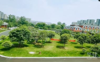 民用住宅改商業(yè)用房，幾種不同風(fēng)格的標(biāo)題供你參考，，直白型，民用住宅轉(zhuǎn)型商業(yè)用房，現(xiàn)狀與趨勢(shì)，疑問(wèn)型，民用住宅能否順利改作商業(yè)用房？，熱點(diǎn)聚焦型，聚焦，民用住宅向商業(yè)用房的轉(zhuǎn)變浪潮 行業(yè)新聞 第3張