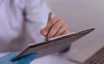 如何提升設(shè)計(jì)師專業(yè)水平，幾種不同風(fēng)格的標(biāo)題供你參考，你可以依據(jù)具體使用場景進(jìn)行選擇，，實(shí)用干貨型，解鎖設(shè)計(jì)師專業(yè)進(jìn)階秘籍，全方位提升之道，激勵(lì)號(hào)召型，突破自我！開啟設(shè)計(jì)師專業(yè)水平躍升之旅，疑問引導(dǎo)型，設(shè)計(jì)師如何打破瓶頸，實(shí)現(xiàn)專業(yè)水平的飛躍？