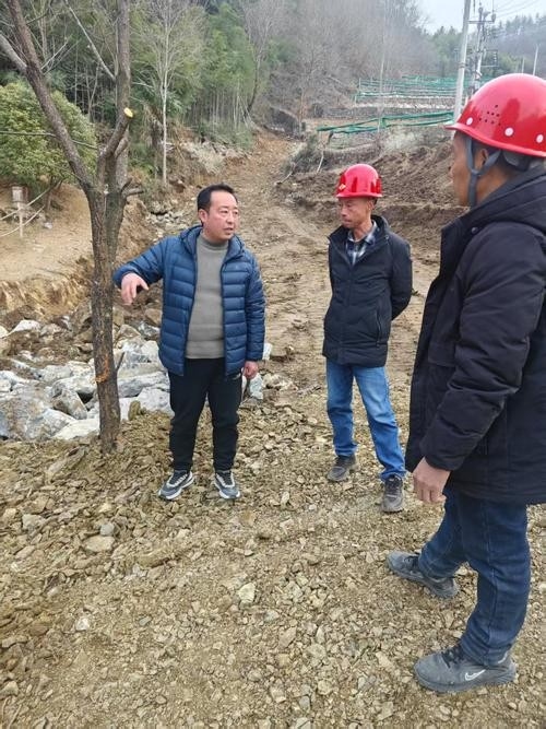 鹿寨鋼結構公司董事長簡歷介紹（鹿寨縣鋼結構公司董事長簡歷介紹）